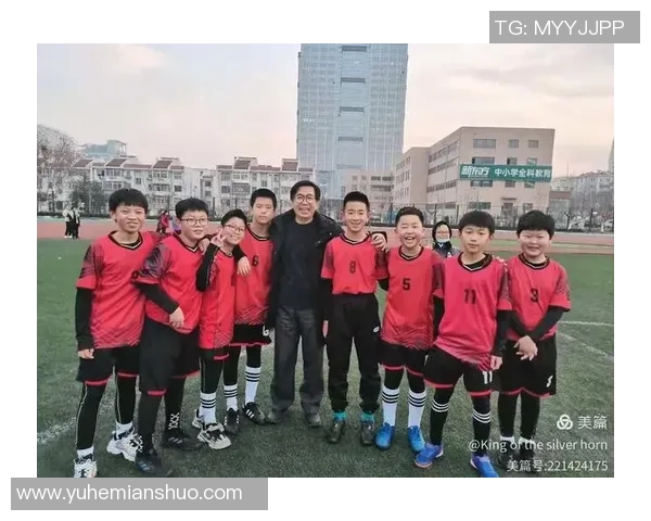 传奇球星寄语点燃绿茵梦想激励新一代奋勇拼搏