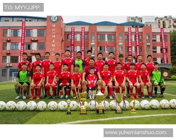 默默无闻但技艺非凡的小球星们：那些被忽视的足球天才们的成长之路